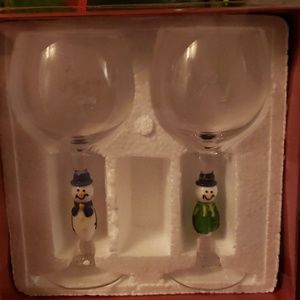 Handcrafted set of two Christmas wine glasses